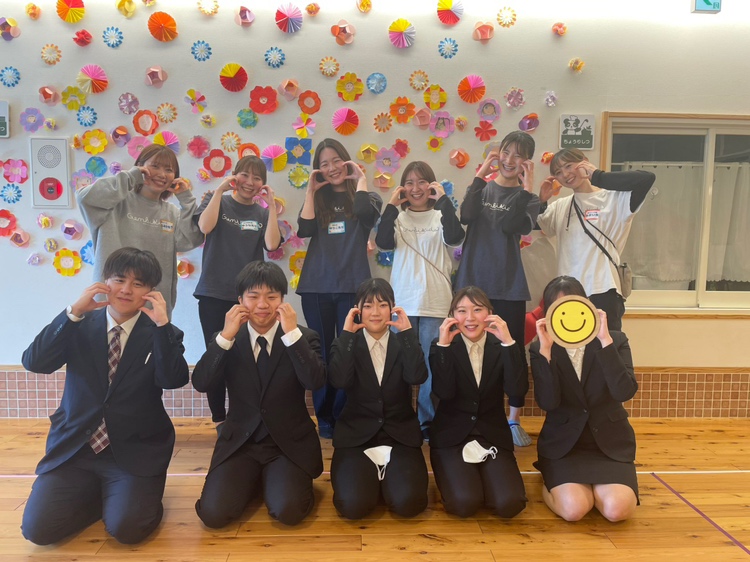 新卒懇談会を行いました。